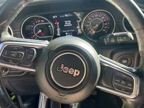 Used 2020 Jeep Wrangler Unlimited Sahara AWD/4WD image 15