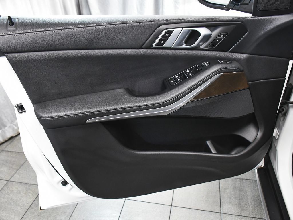 Used 2020 BMW X5 xDrive40i AWD/4WD image 9