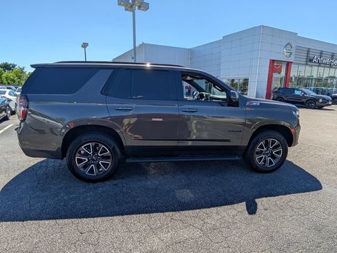 Used 2021 Chevrolet Tahoe Z71 w/ Z71 Signature Package AWD/4WD image 2