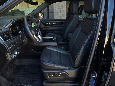 Used 2023 GMC Yukon Denali w/ Denali Reserve Package image 23