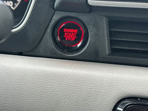 Used 2023 Honda Pilot LX image 27