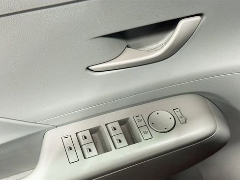 Used 2024 Hyundai Kona SEL image 7