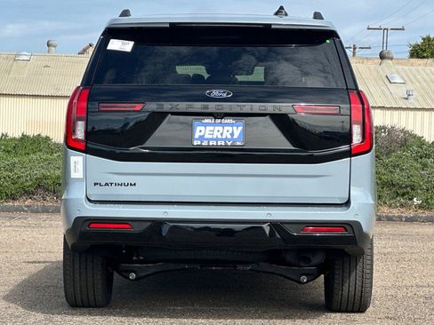 New 2026 Ford Expedition Platinum image 5