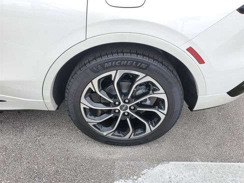 New 2026 Lincoln Nautilus Reserve image 7