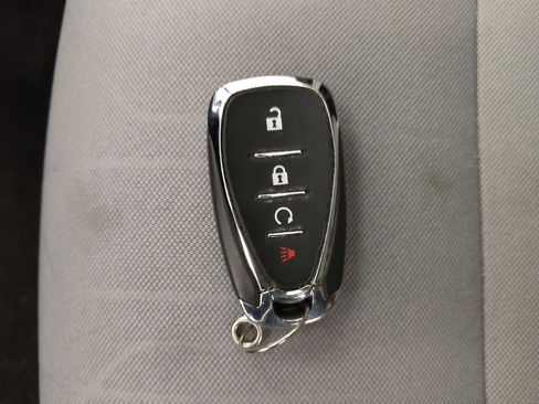 Used 2019 Chevrolet Trax LT w/ Sun & Sound Package image 32