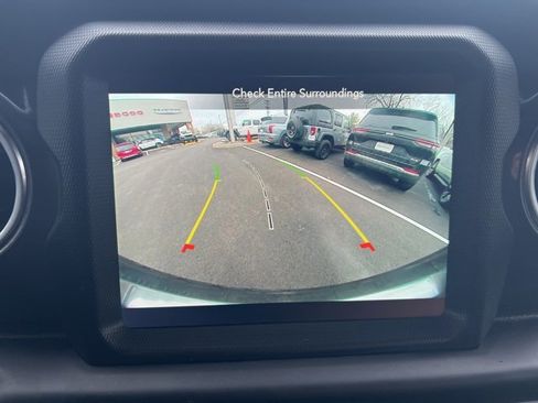 Used 2021 Jeep Wrangler Unlimited Sahara image 11