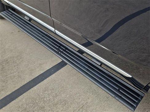 Used 2022 GMC Yukon Denali image 16