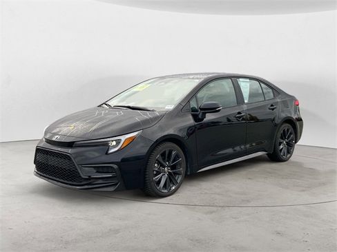 Used 2024 Toyota Corolla SE image 1