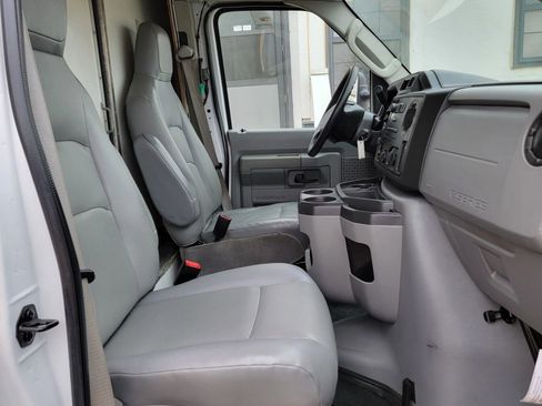 Used 2016 Ford E-350 and Econoline 350 Super Duty image 10
