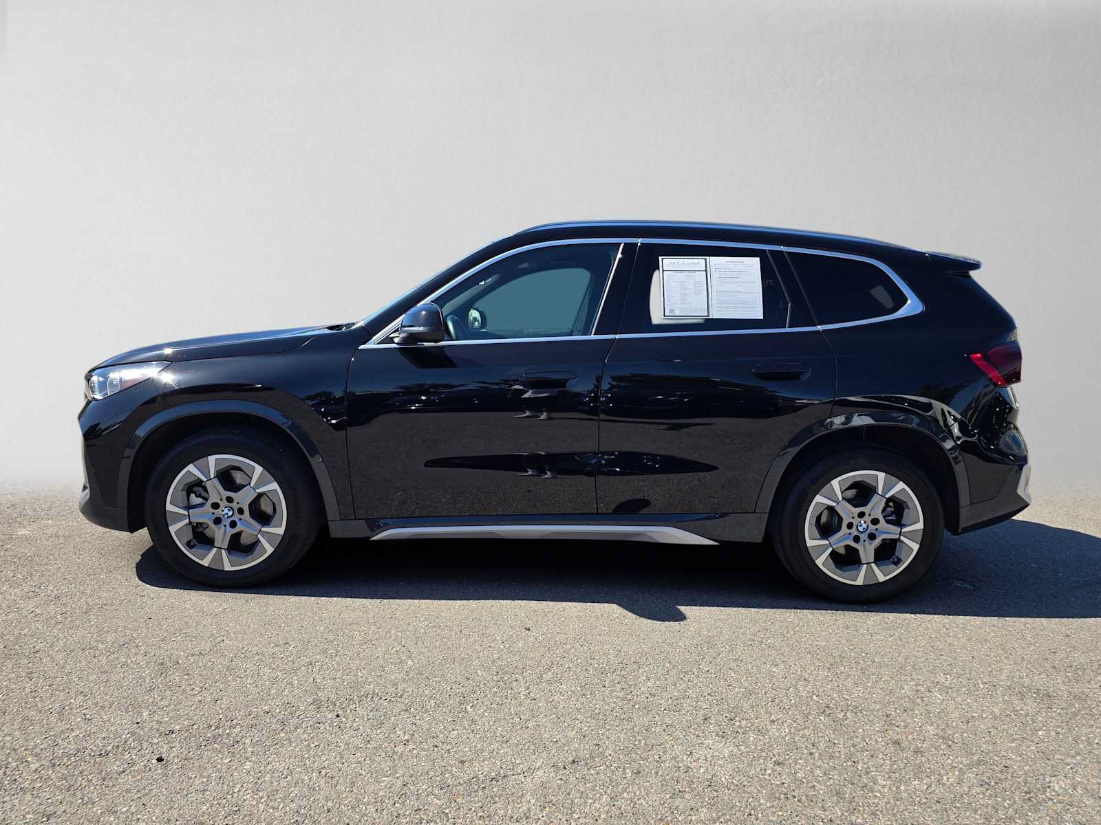 Used 2025 BMW X1 xDrive28i AWD/4WD image 6