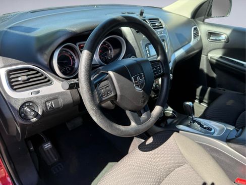 Used 2019 Dodge Journey SE w/ Blacktop Package FWD image 13