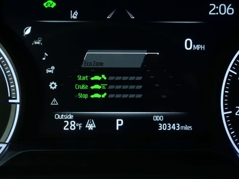 Used 2022 Toyota Venza XLE image 26