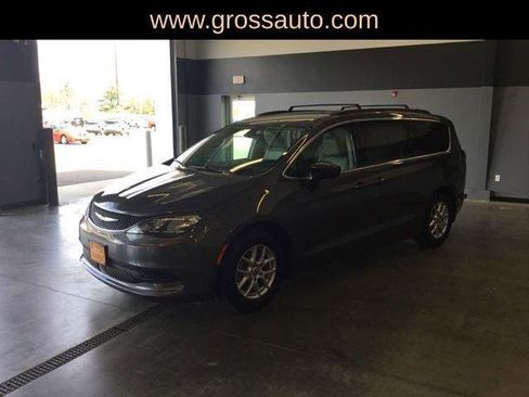 Certified 2021 Chrysler Voyager Lxi FWD image 4