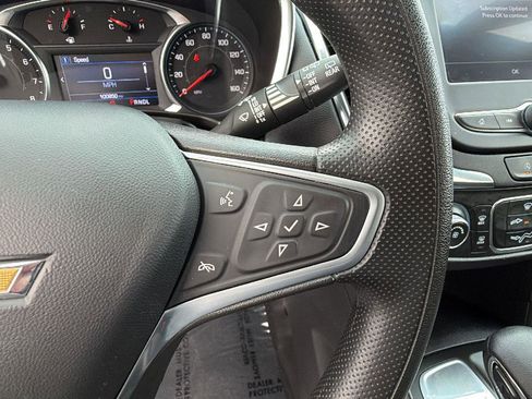 Used 2022 Chevrolet Equinox LT FWD image 24