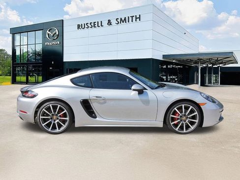 Used 2018 Porsche 718 Cayman S RWD image 3