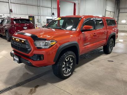Used 2017 Toyota Tacoma TRD Off-Road w/ Tow Package (A/T)