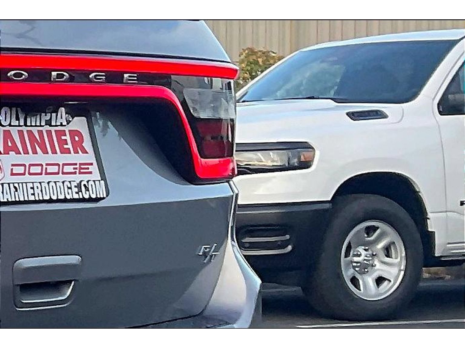 Used 2014 Dodge Durango R/T w/ Technology Group AWD/4WD image 3