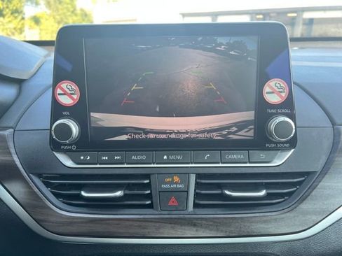 Used 2023 Nissan Altima 2.5 SV image 12