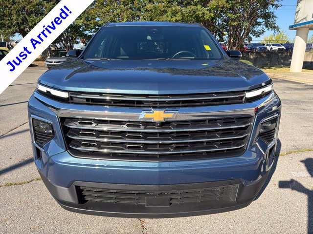 Used 2025 Chevrolet Traverse LT w/ Sun and Wheel Package FWD image 8