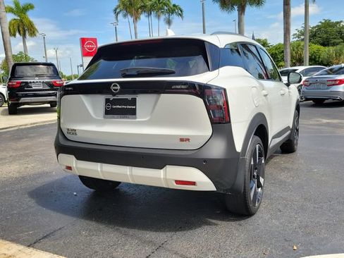 Used 2025 Nissan Kicks SR FWD image 4