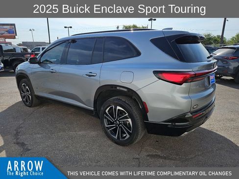 Used 2025 Buick Enclave Sport Touring w/ Power Package FWD image 8