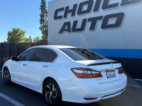 Used 2017 Honda Accord LX image 23