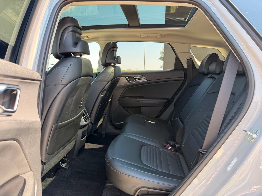 Used 2024 Kia Sportage SX FWD image 5