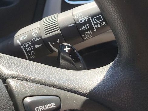 Used 2017 Honda HR-V EX image 29