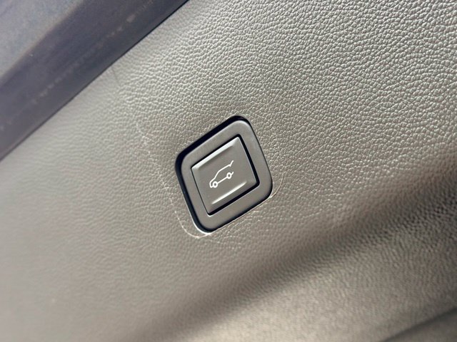 Used 2023 Chevrolet Traverse Premier w/ Redline Edition AWD/4WD image 28