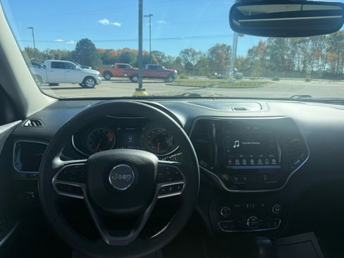 Used 2021 Jeep Cherokee Limited image 13