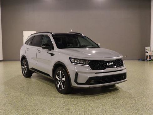 Used 2022 Kia Sorento EX w/ Panoramic Sunroof Package FWD image 1