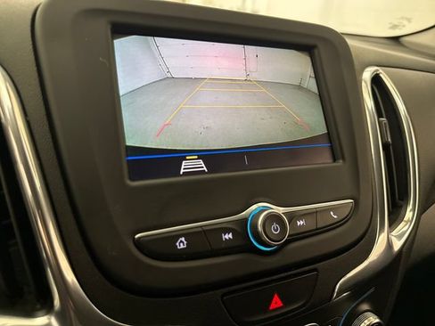 Used 2020 Chevrolet Equinox LT FWD image 19