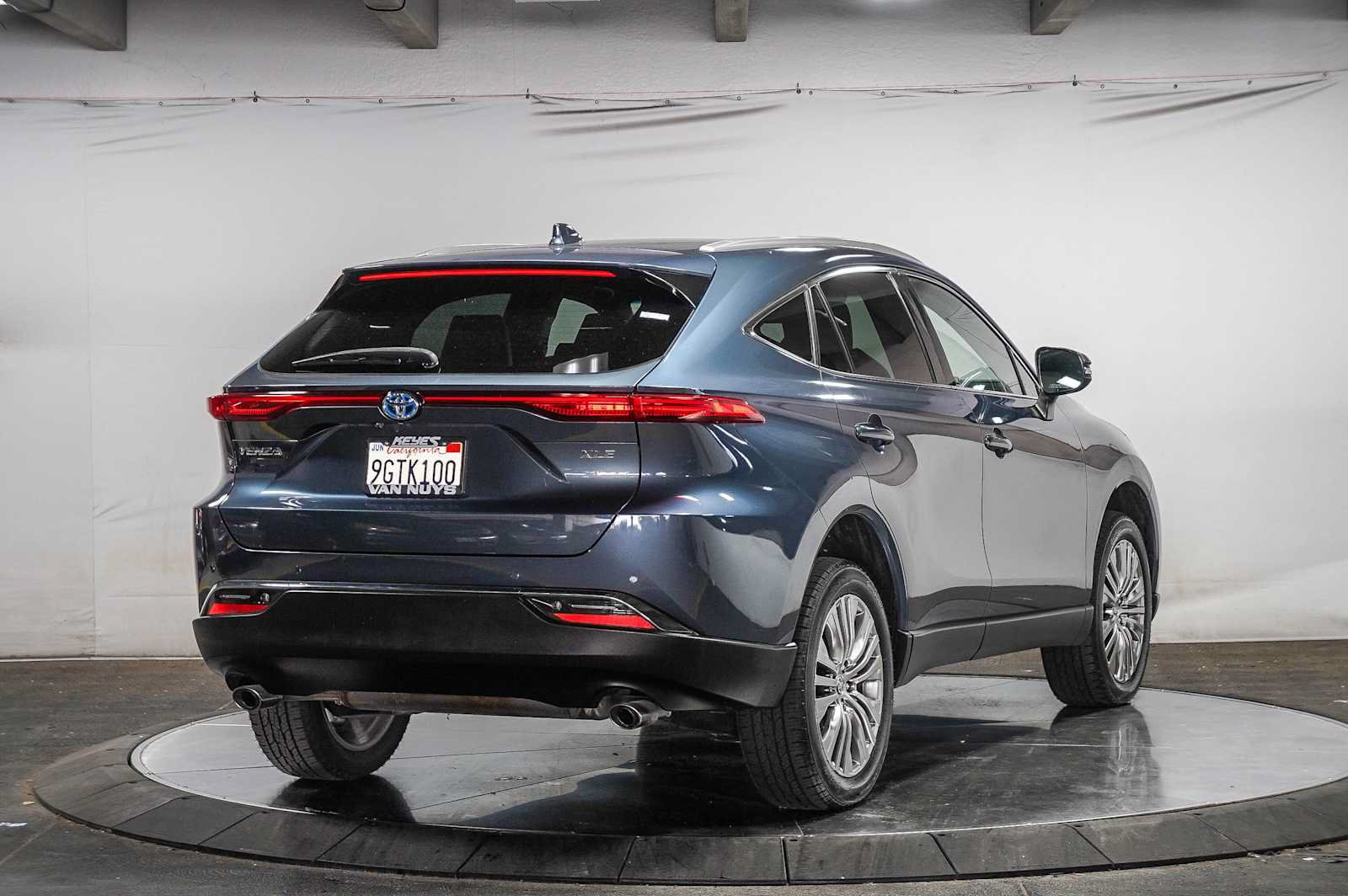Certified 2023 Toyota Venza XLE AWD/4WD image 5
