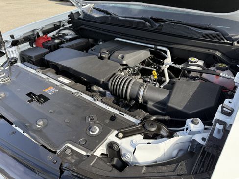 New 2025 Chevrolet Colorado LT w/ LT Convenience Package image 34