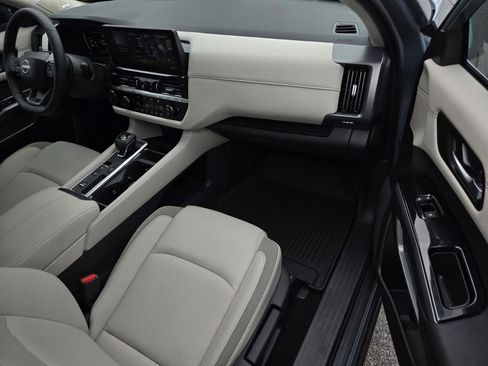 Certified 2026 Nissan Pathfinder SL w/ SL Premium Package FWD image 7