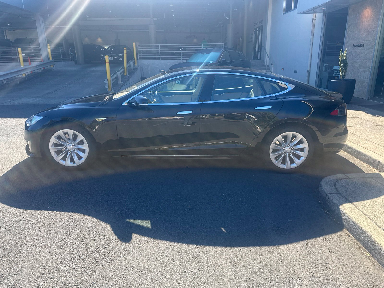 Used 2016 Tesla Model S 75D AWD/4WD image 2