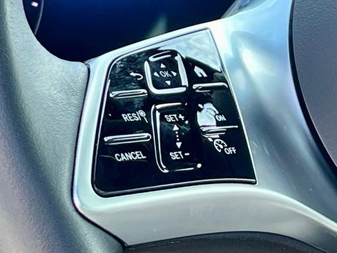 Certified 2024 Mercedes-Benz CLE 300 4MATIC Coupe image 33