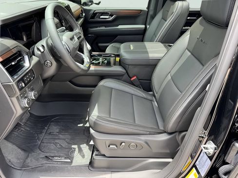 New 2026 GMC Yukon Denali w/ Sun & Power Step Package AWD/4WD image 8