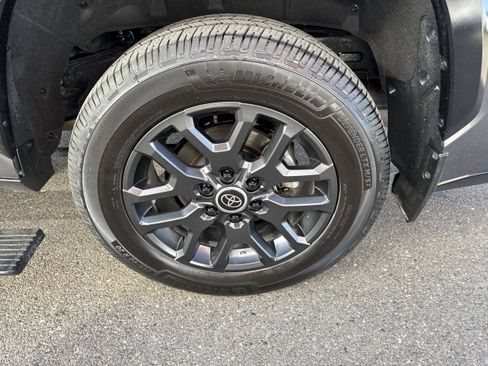 Used 2024 Toyota Sequoia Platinum AWD/4WD image 8