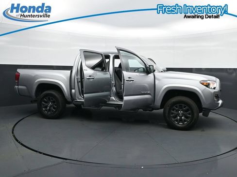Used 2023 Toyota Tacoma SR5 w/ Technology Package AWD/4WD image 40