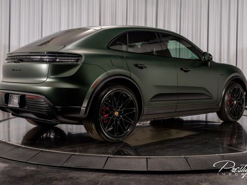 Used 2025 Porsche Macan 4S Electric image 16