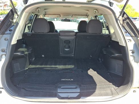 Used 2016 Nissan Rogue SV AWD/4WD image 27