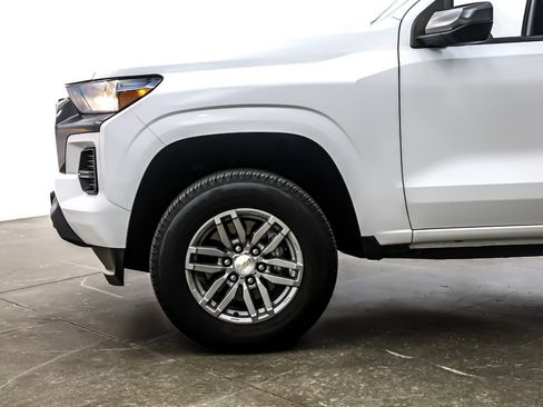 Used 2023 Chevrolet Colorado LT image 9