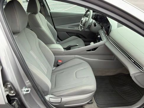 Used 2024 Hyundai Elantra SEL FWD image 27