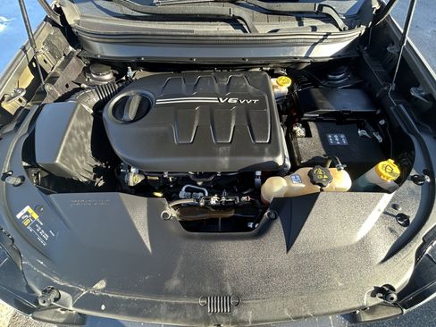 Used 2019 Jeep Cherokee Limited AWD/4WD image 14