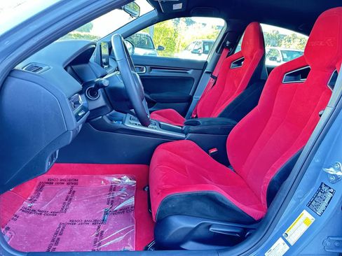 Used 2025 Honda Civic Type R image 13