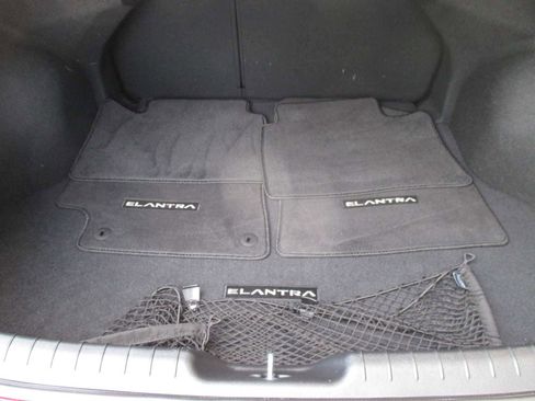 Used 2024 Hyundai Elantra SEL w/ Convenience Package image 9