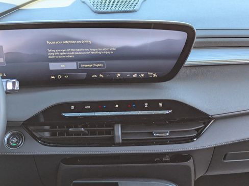 Certified 2025 Buick Enclave Preferred image 19