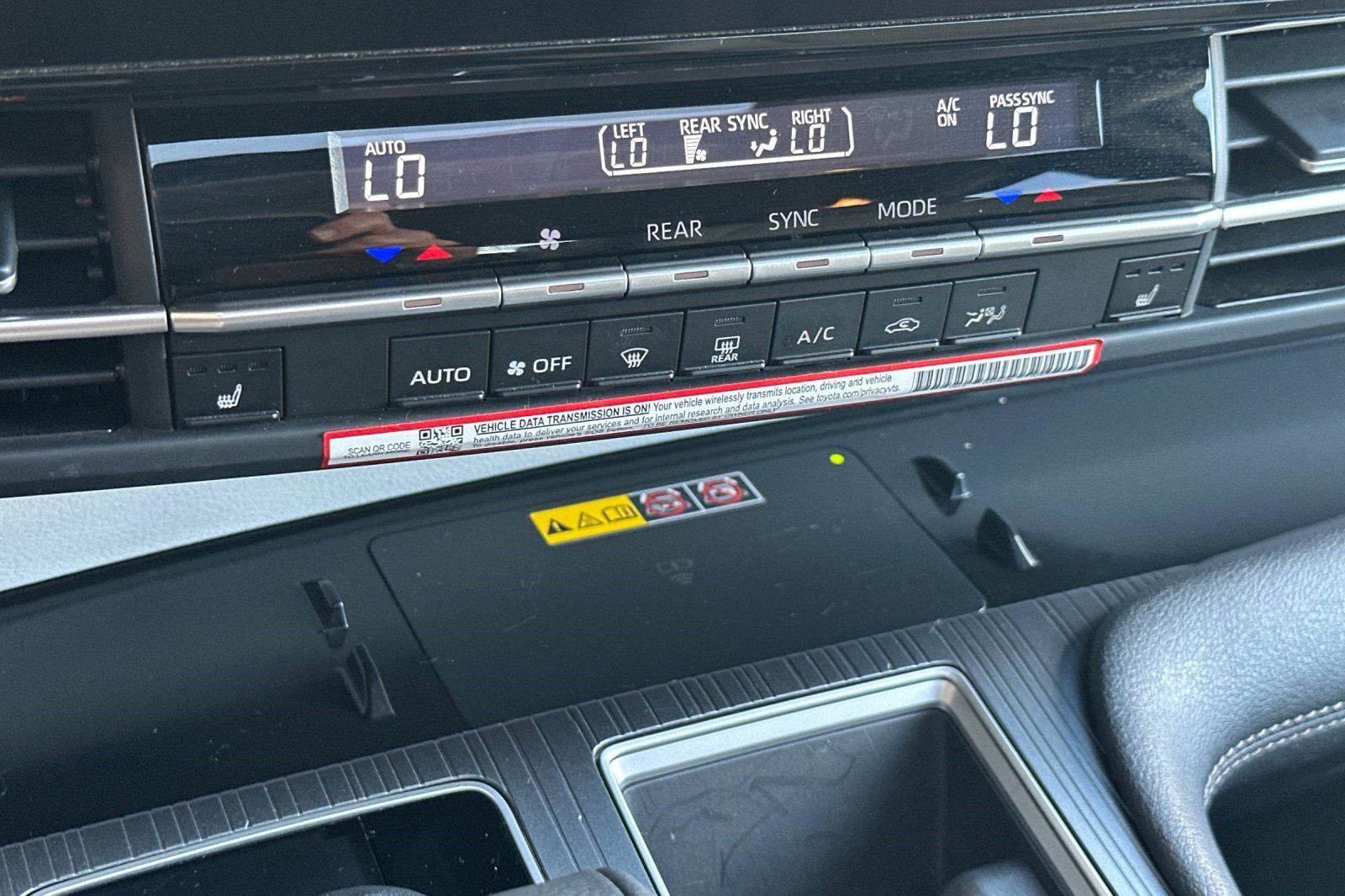 Used 2026 Toyota Sienna XLE FWD image 18