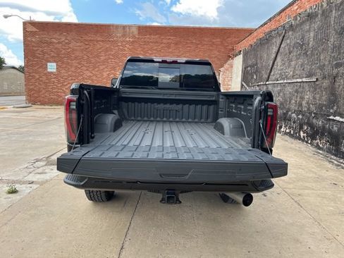 Used 2024 GMC Sierra 2500 AT4 w/ AT4 Premium Plus Package AWD/4WD image 7